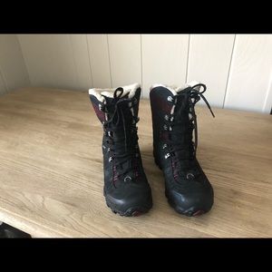 Ladies’ Oboz Snow Boot Sz 7